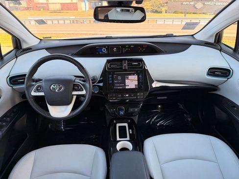 Used 2017 Toyota Prius Four image 26