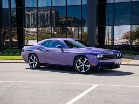 Used 2013 Dodge Challenger R/T image 18