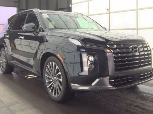 Used 2024 Hyundai Palisade Calligraphy image 1
