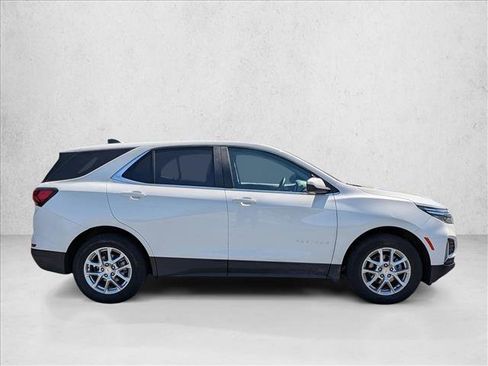 Used 2024 Chevrolet Equinox LT AWD/4WD image 4