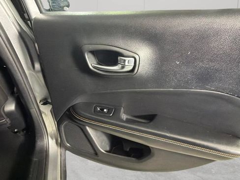 Used 2020 Jeep Compass Latitude FWD image 31