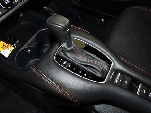 Certified 2025 Honda HR-V Sport image 22