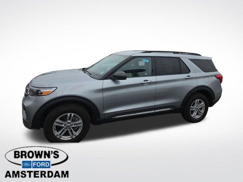 Used 2023 Ford Explorer XLT AWD/4WD image 6