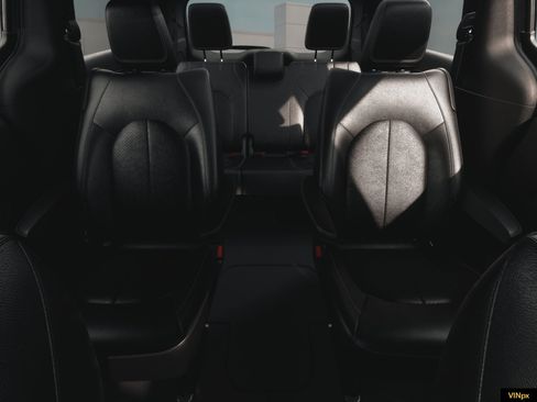 New 2027 Chrysler Pacifica Select AWD/4WD image 17