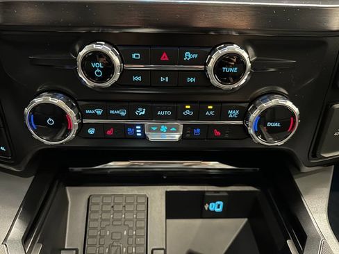 New 2026 Ford F250 Lariat w/ Black Appearance Package AWD/4WD image 15