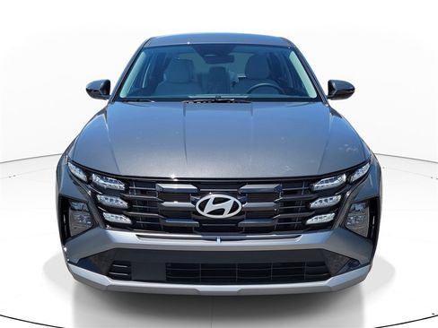 New 2025 Hyundai Tucson SE image 2