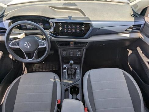Used 2022 Volkswagen Taos SE FWD image 17