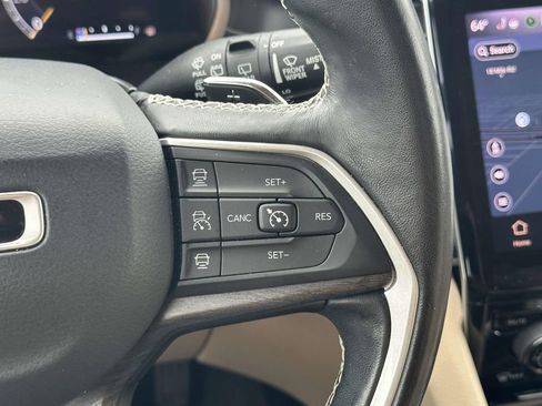 Used 2021 Jeep Grand Cherokee L Limited AWD/4WD image 23