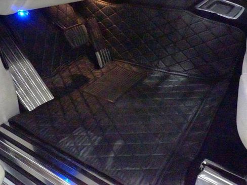 Used 2004 Rolls-Royce Phantom Sedan image 31