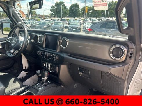 Used 2021 Jeep Gladiator Overland AWD/4WD image 8