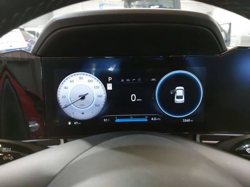 Certified 2025 Hyundai Elantra Limited FWD image 20