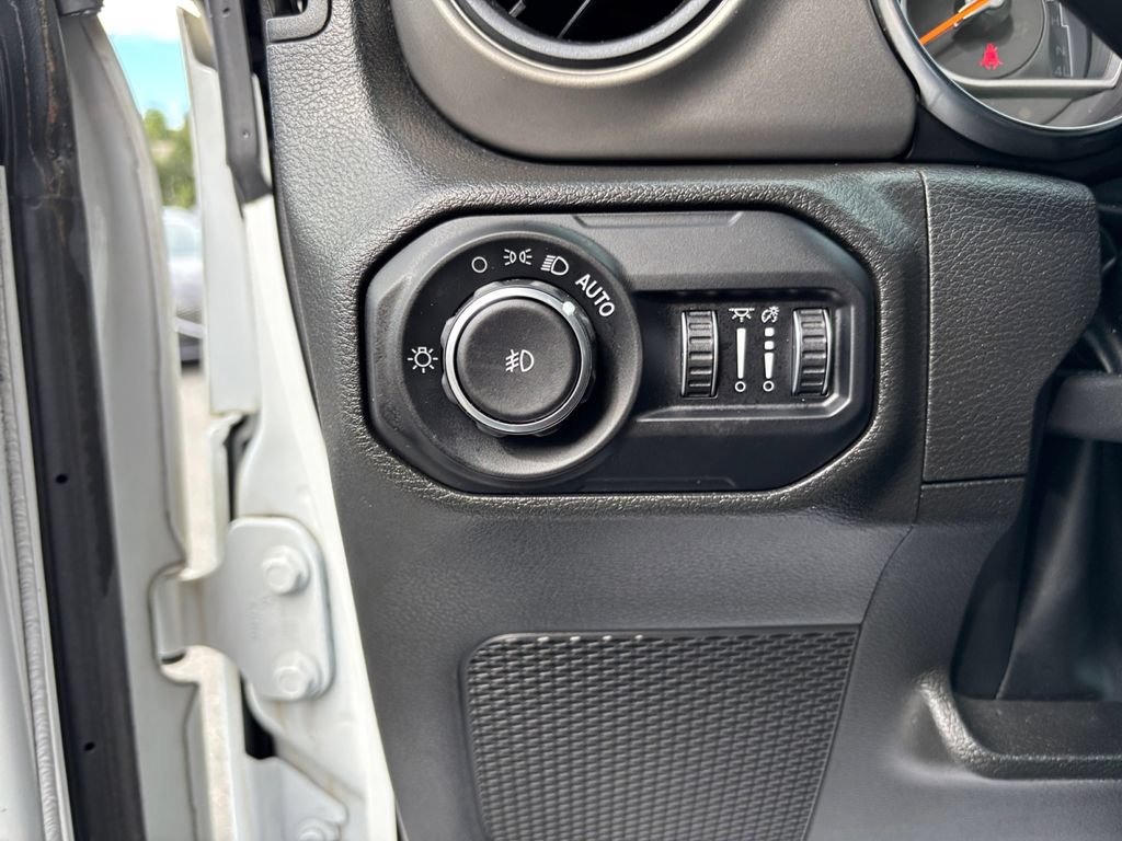 Used 2022 Jeep Wrangler Sport AWD/4WD image 31