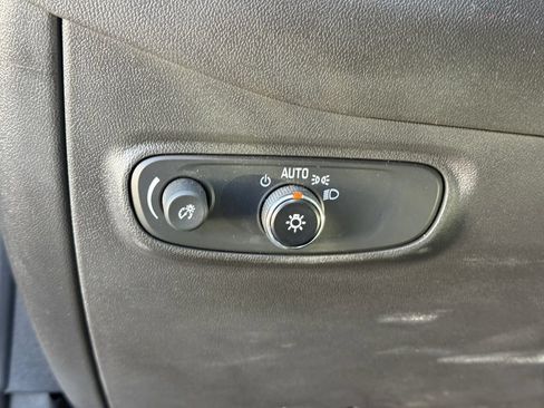 Used 2023 Chevrolet Equinox LT w/ LPO, Cargo Package FWD image 6
