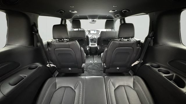 New 2025 Chrysler Pacifica Select AWD/4WD image 21