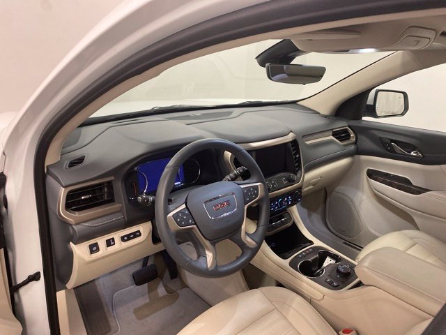 Used 2023 GMC Acadia Denali w/ Denali Technology Package AWD/4WD image 7