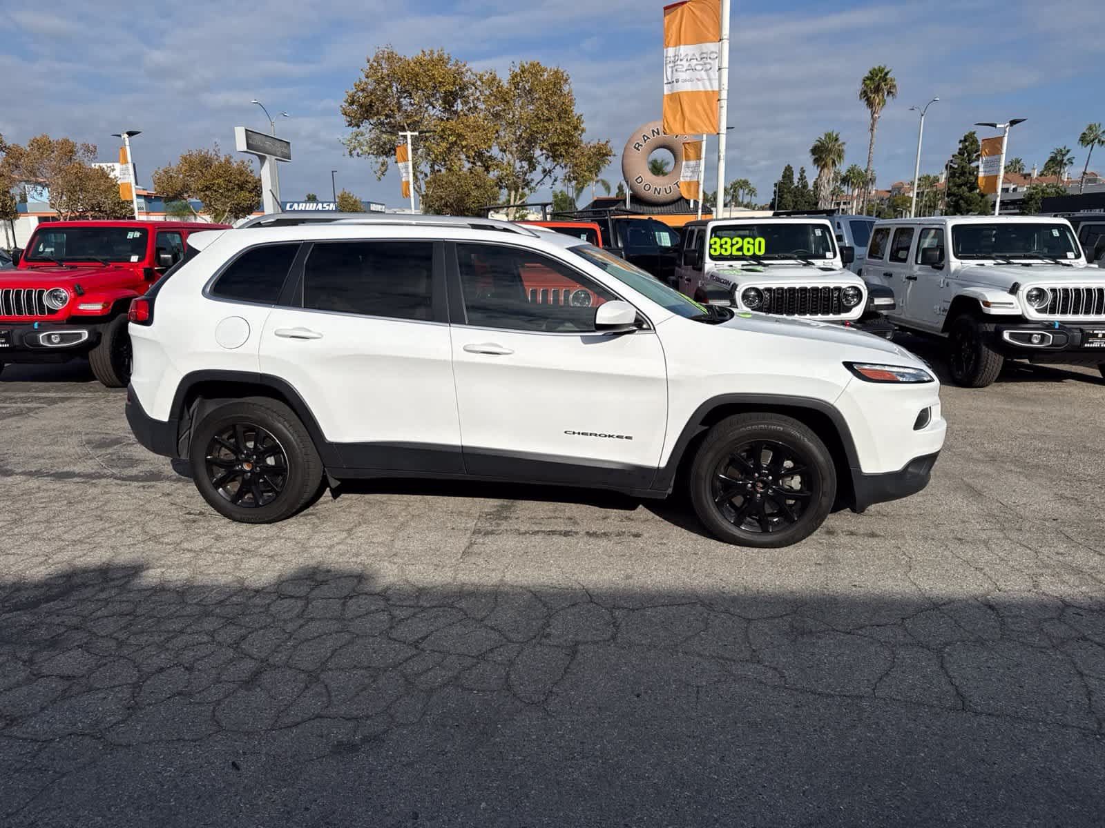Used 2018 Jeep Cherokee Latitude FWD image 7