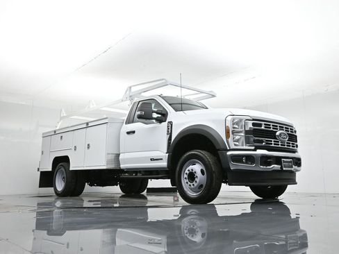 New 2025 Ford F450 XL w/ XL Chrome Package image 51