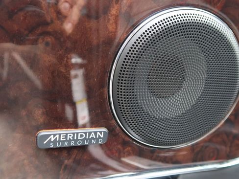 Used 2017 Jaguar XJ R-Sport image 29