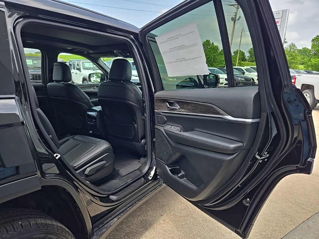 New 2026 Jeep Grand Cherokee L Limited w/ Limited Altitude Package AWD/4WD image 80