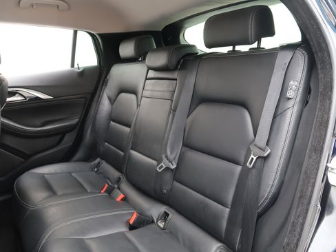 Used 2017 INFINITI QX30 image 31