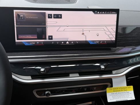 Used 2026 BMW X7 xDrive40i w/ M Sport Package image 10