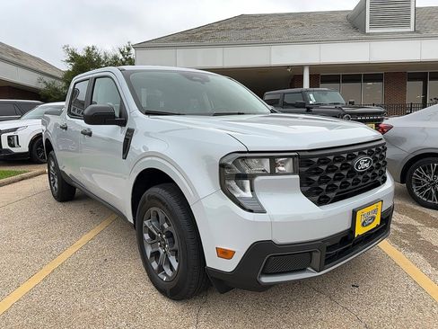 Used 2025 Ford Maverick XLT w/ Equipment Group 302A image 1