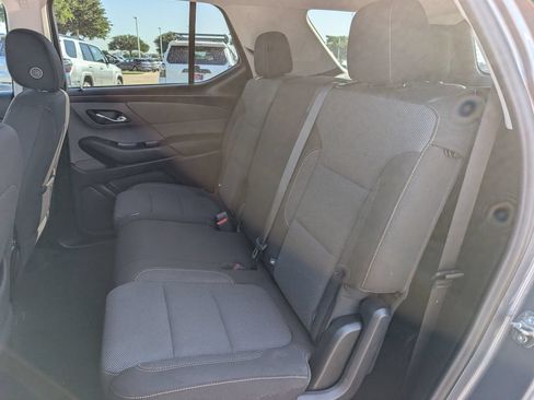 Used 2021 Chevrolet Traverse LS FWD image 27