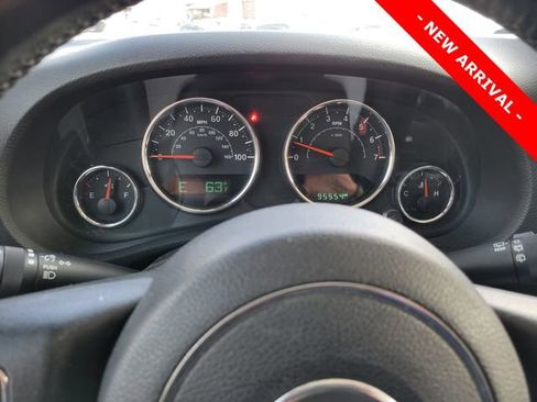 Used 2016 Jeep Wrangler Unlimited Sahara w/ Dual Top Group image 9