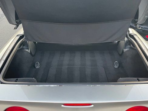 Used 2000 Chevrolet Corvette Coupe image 16