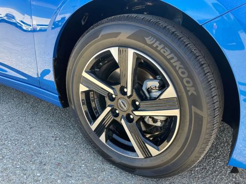Used 2025 Nissan Sentra SV FWD image 29