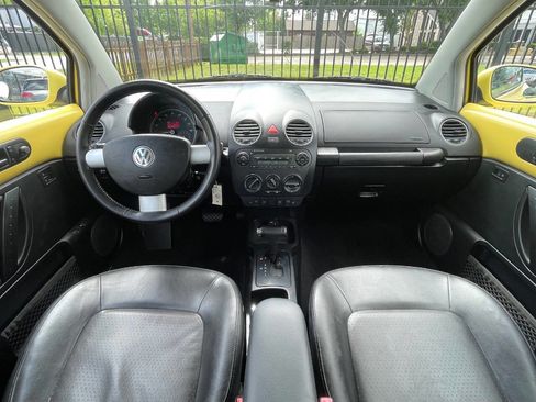 Used 2009 Volkswagen Beetle Coupe image 18