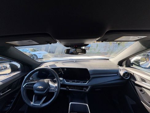 Used 2025 Chevrolet Equinox LT image 29