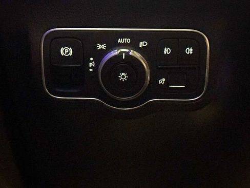 Used 2025 Mercedes-Benz GLA 250 GLA 250 image 36