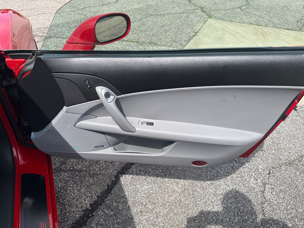 Used 2005 Chevrolet Corvette Convertible w/ Preferred Equipment Group RWD image 27