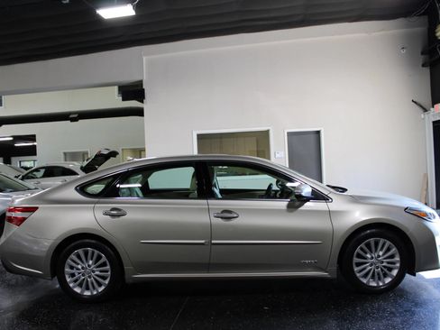 Used 2015 Toyota Avalon Limited FWD image 7