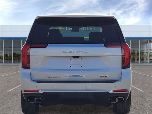 New 2025 GMC Yukon XL Denali w/ Denali Reserve Package image 5