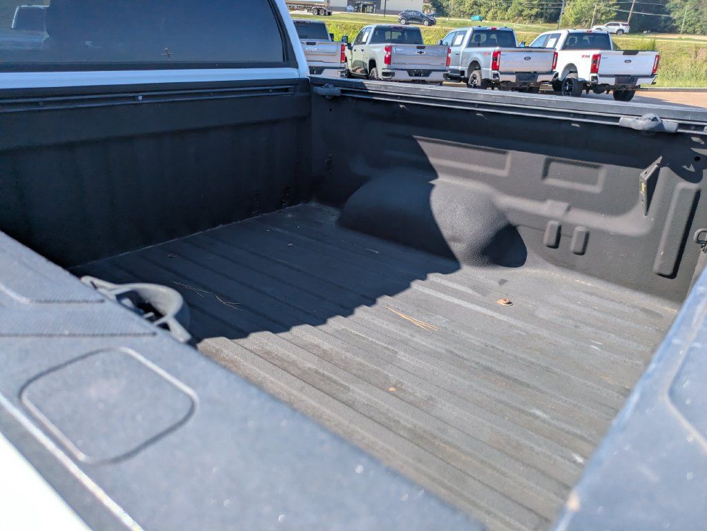 Used 2017 Toyota Tundra Platinum AWD/4WD image 4