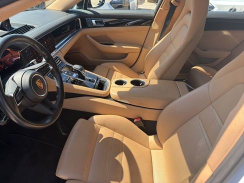 Used 2022 Porsche Panamera image 35