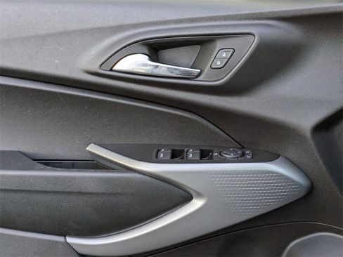 Used 2025 Chevrolet Trax LS image 11