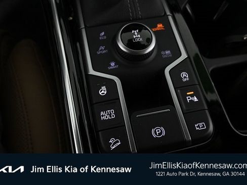 Certified 2024 Kia Sorento SX Prestige w/ Olive Brown Leather Package image 27