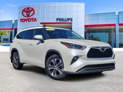 Used 2021 Toyota Highlander XLE