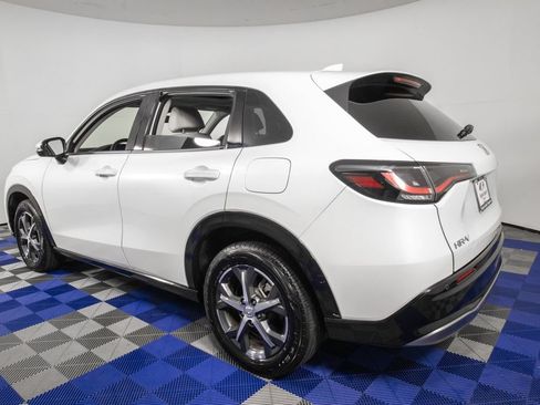 Used 2023 Honda HR-V EX-L image 8