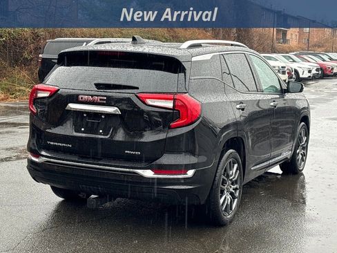Used 2023 GMC Terrain Denali w/ Black Diamond Edition image 3