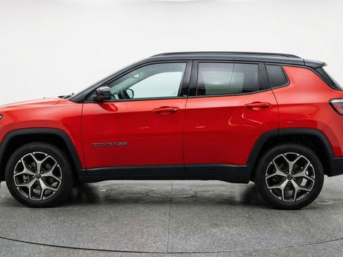 Used 2025 Jeep Compass Limited image 5