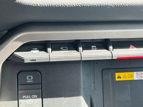 Used 2024 Toyota Tundra Limited image 32