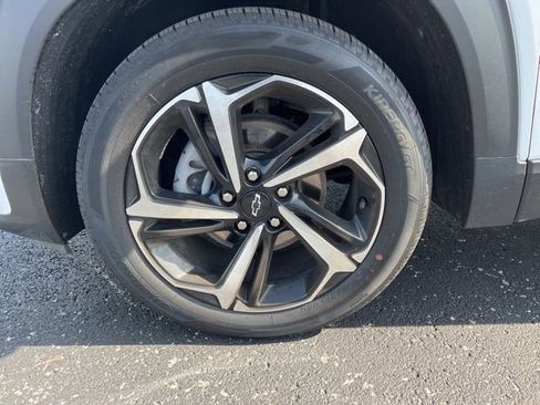 Used 2023 Chevrolet TrailBlazer RS w/ Convenience Package FWD image 17
