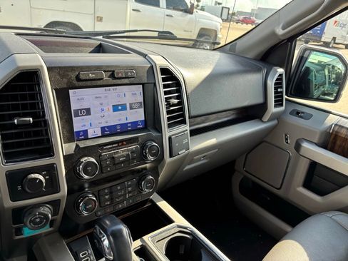 Used 2019 Ford F150 Lariat RWD image 13