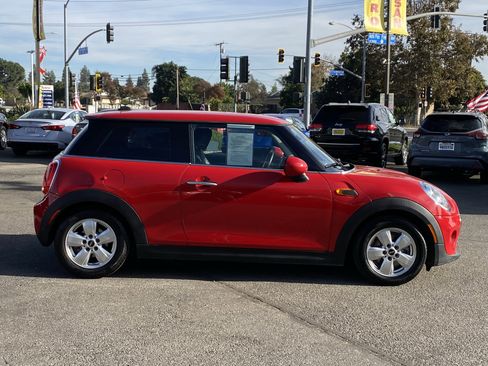Used 2019 MINI Cooper 2-Door Hardtop image 2