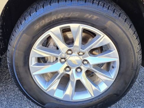 Used 2023 Chevrolet Suburban Premier RWD image 10