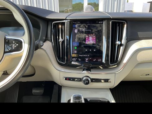 Used 2021 Volvo XC60 T8 Inscription w/ Protection Package Premier AWD/4WD image 4